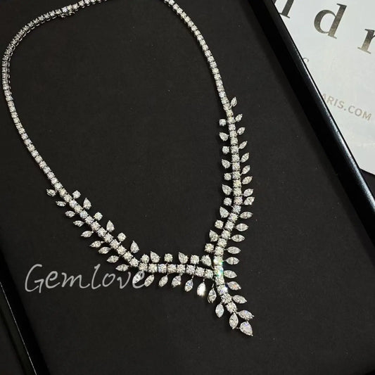 18k gold necklace adorned with naturaldiamonds-A